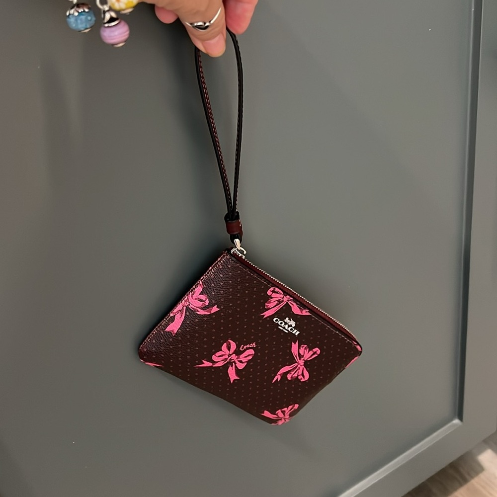 🎀Coach🎀 Wristlet 🎀 - Picture 15 of 16